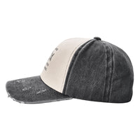 Profil latéral de la Casquette Poisson Carpe Vintage – Gris Foncé, mettant en évidence le contraste de couleurs et la visière usée