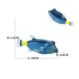 Vue de la Figurine Poisson Coffre Bleu mettant en avant ses dimensions (10 cm de longueur, 4,2 cm de hauteur et 4,4 cm de largeur)