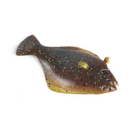 Figurine Poisson Plie Marbrée en résine, au corps brun tacheté de points jaunes, avec ses deux yeux sur le même côté.
