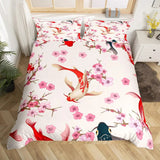 Housse de couette Carpe Koï Cerisier Japonais, présentant des carpes rouges et des fleurs de cerisier rose sur fond clair. 