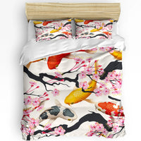 Housse de couette Carpes Koï et Fleurs Sakura, présentant des carpes multicolores et des fleurs de cerisier sur fond clair.